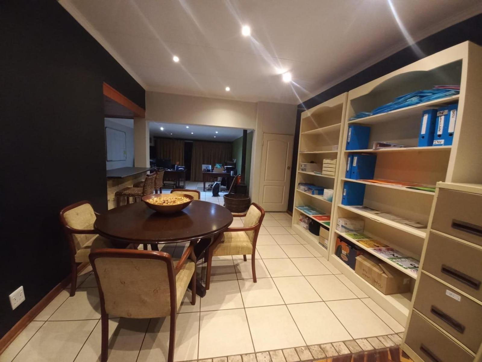 Anri Guesthouse Bloemfontein Exterior photo